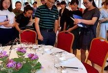 镇江餐饮爆料事件视频,揭露后厨黑幕，食品安全引关注